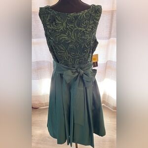 Jessica Howard Forest Green Dress